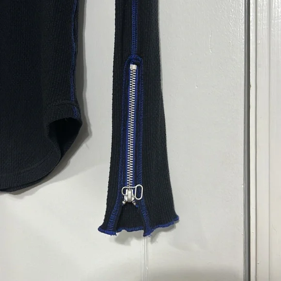 Free people Women's Tops & Tees Thermals & Henleys Zip It Cuff Thermal - Picture 3 of 4